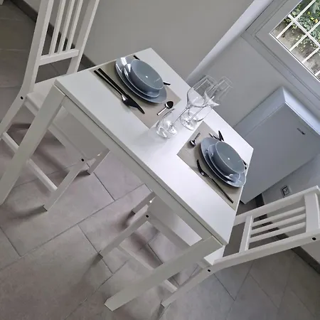 Rifugio Del - Con Cortile Interno Στρέσα