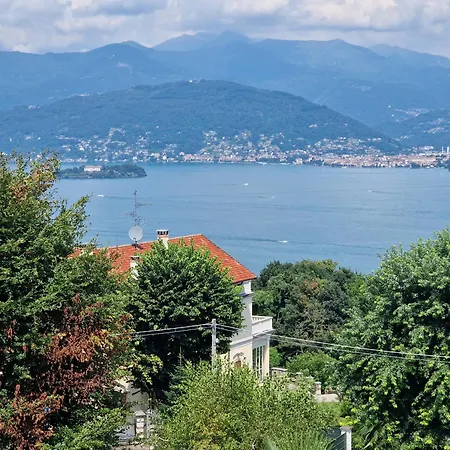 Rifugio Del - Con Cortile Interno Stresa